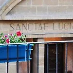 Santa Lucia בית נופש *